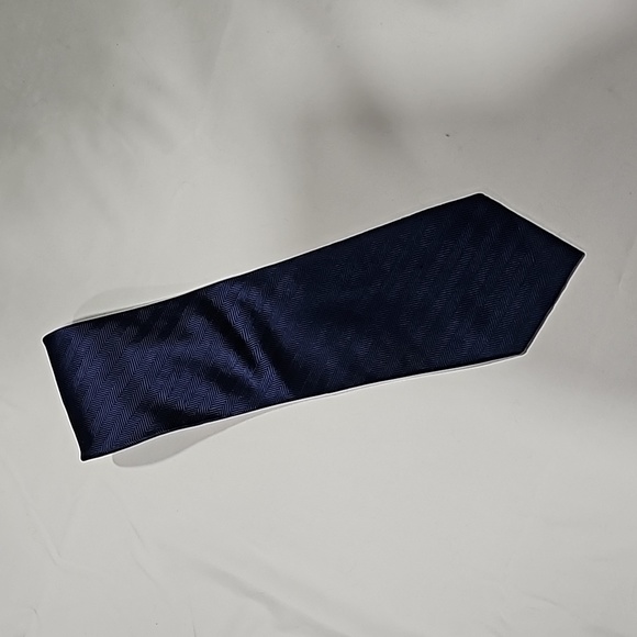 Chaps Men's Navy Blue Necktie 👔 - Picture 4 of 7